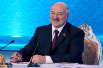 Лукашенко потребовал от российских властей прекратить защищать интересы олигархического бизнеса