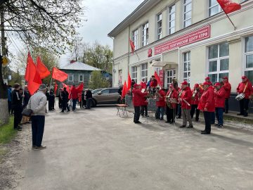 Костромские коммунисты отметили Первомай шествием и призывом к солидарности - 8