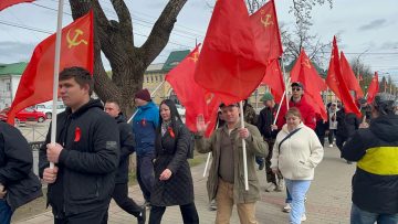 Костромские коммунисты отметили Первомай шествием и призывом к солидарности - 5